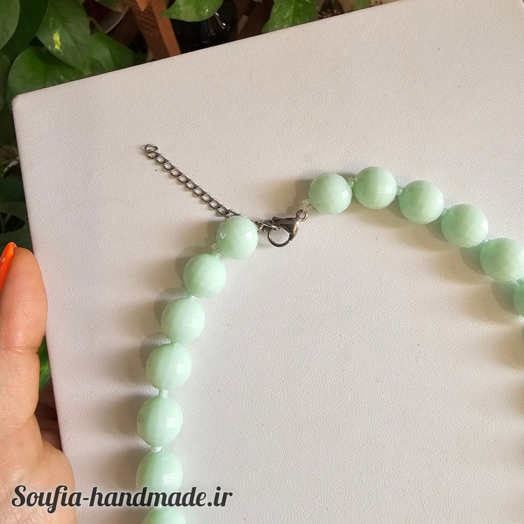 گردنبند آبنباتی مهره ای سبز ماچا پاستلی